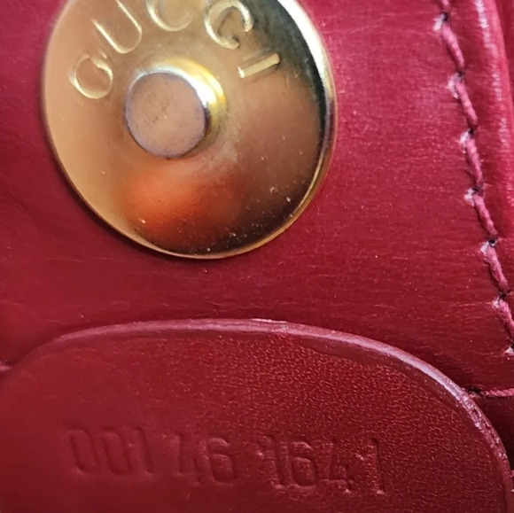 Authentic vintage red leather GUCCI shoulder bag - Picture 10 of 11
